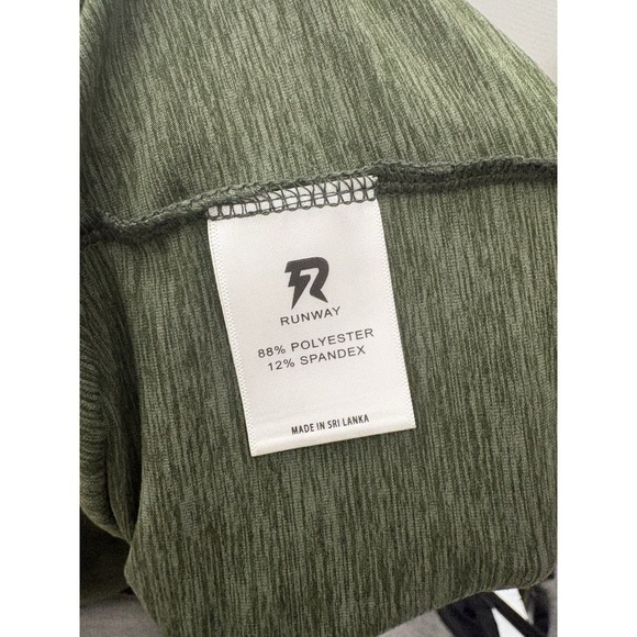 Runway Youth Boys Athletic Fit Hooded Sweatshirt Green Size Large 12-14 - Picture 5 of 5